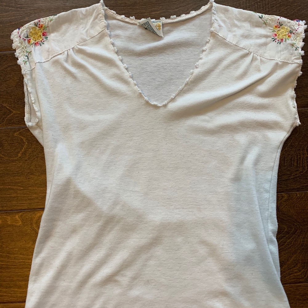 Vintage 70’s boho white top with embroidery